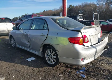 2010 Toyota Corolla S z USA, uszkodzony, nr VIN 2T1BU4EE3AC455618